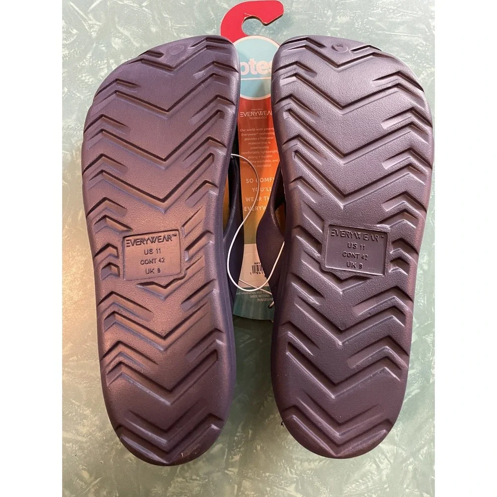 Totes Everywear Women Beach Sandal Slip on Thong Navy Blue Size 11 New w/ Tags